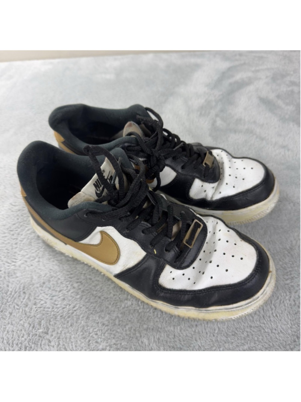 Nike Men's Size 9.5 US/8.5 UK/43 EU Air Force 1 '07 "Black Gold" CZ9189-001